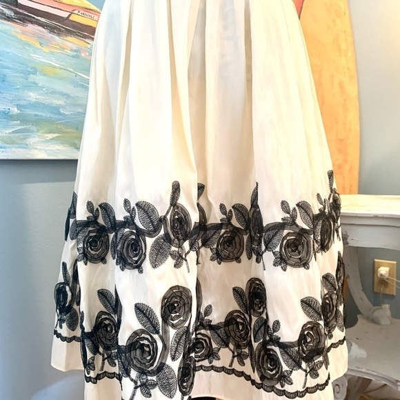 VTG, Y2K, SL Fashions,Black/Antique White Ruched Cocktail Dress Lace Hem, Size 8 - Picture 10 of 15